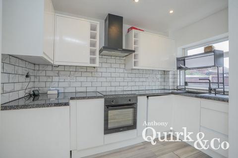 1 bedroom detached bungalow for sale, Station Road, Canvey Island, SS8
