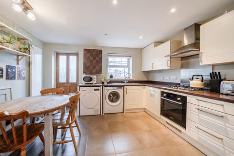 undefined, Helens Close, Alton, Hampshire, GU34