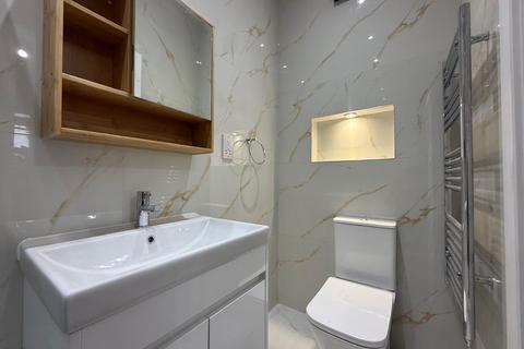 Studio to rent, Nibthwaite Road, Harrow HA1