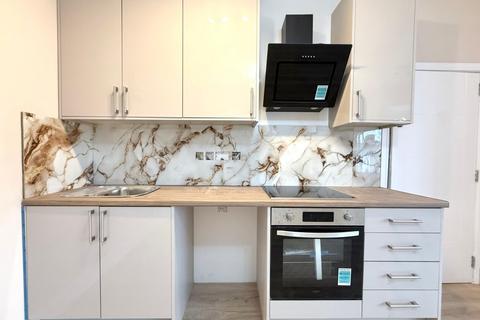 Studio to rent, Nibthwaite Road, Harrow HA1