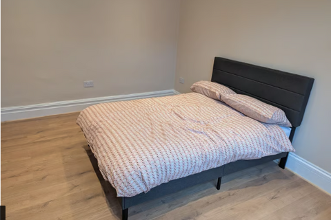1 bedroom in a house share to rent, Beverstone Road, Thornton Heath CR7