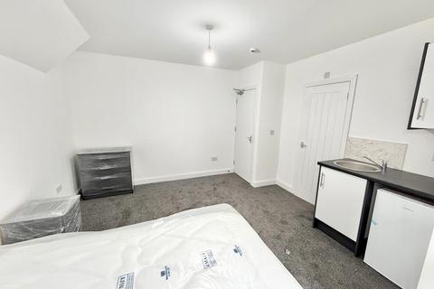 1 bedroom in a house share to rent, Wolverhampton Road South, Quinton B32