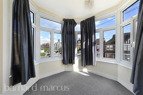2 bedroom flat to rent, Fairmile Avenue, LONDON