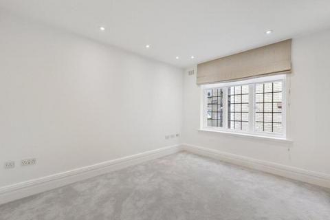 2 bedroom apartment to rent, Carburton Street, London W1W