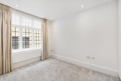 2 bedroom apartment to rent, Carburton Street, London W1W