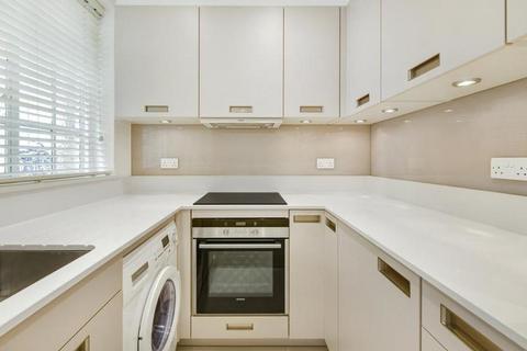 2 bedroom apartment to rent, Carburton Street, London W1W