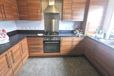 3 bedroom semi-detached house to rent, Gabriel Close, Manchester, M12