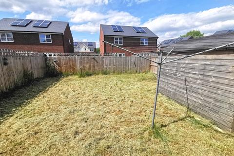 3 bedroom semi-detached house to rent, Gabriel Close, Manchester, M12