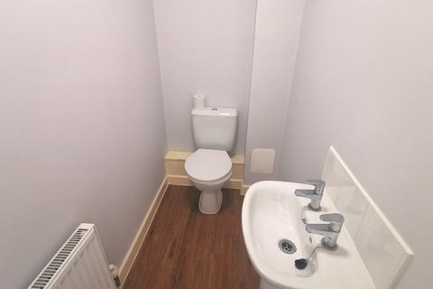 3 bedroom semi-detached house to rent, Gabriel Close, Manchester, M12