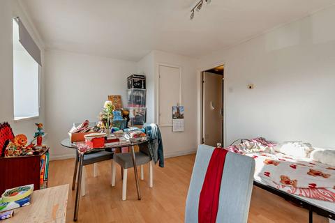 undefined, Willowmead Close, Woking, GU21