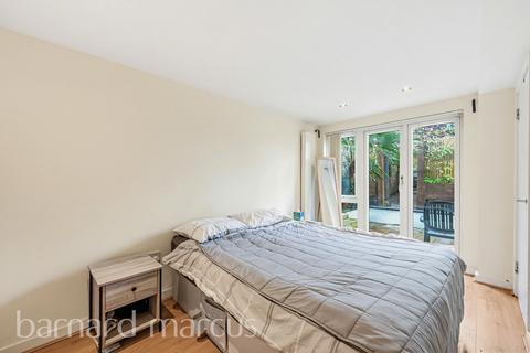 2 bedroom house to rent, Augustus Road, LONDON