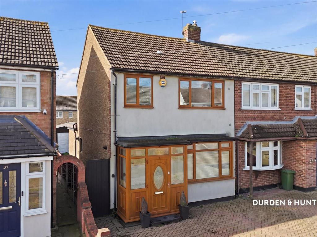 Newtons Close