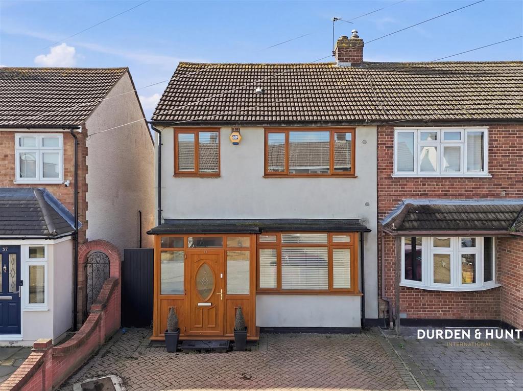 Newtons Close
