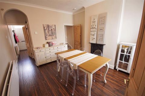 2 bedroom terraced house to rent, Leighton Road, Birmingham B13