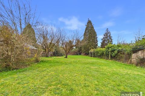 5 bedroom detached house for sale, Luckley Road, Berkshire RG41