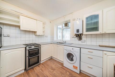 2 bedroom flat to rent, Kingsnympton Park, Kingston Upon Thames KT2