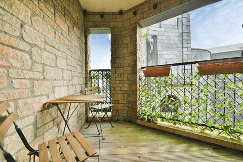 2 bedroom flat for sale, Wall Street, Plymouth