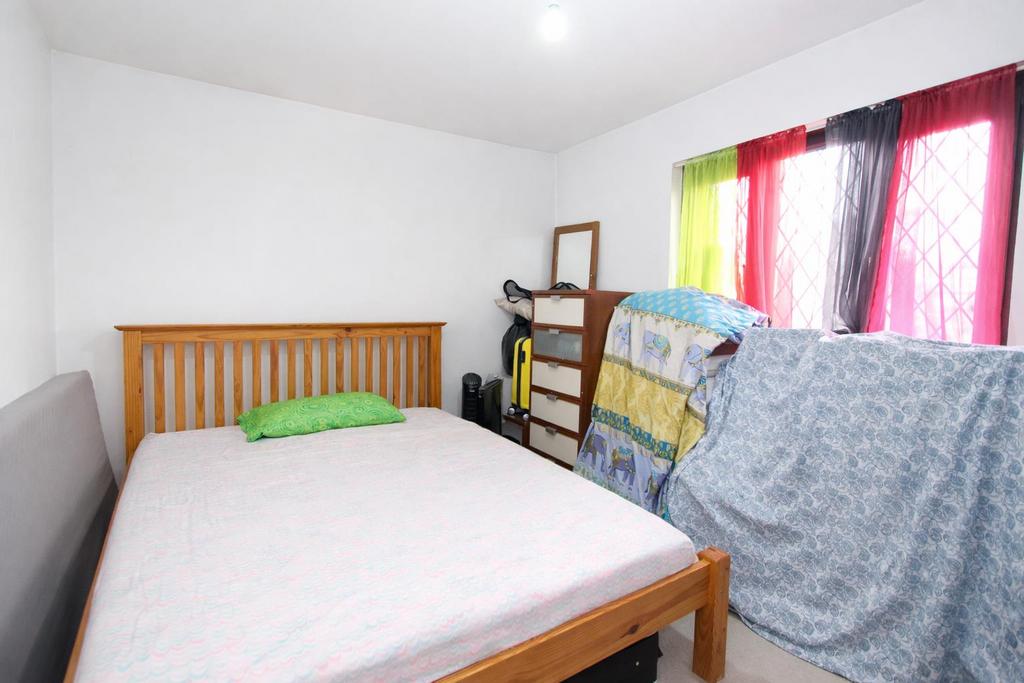 Bed 3.JPG