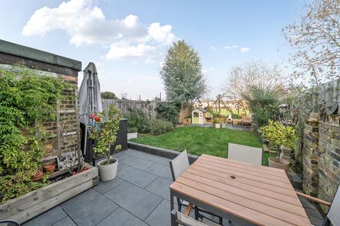2 bedroom apartment for sale, Ivydale Road, London