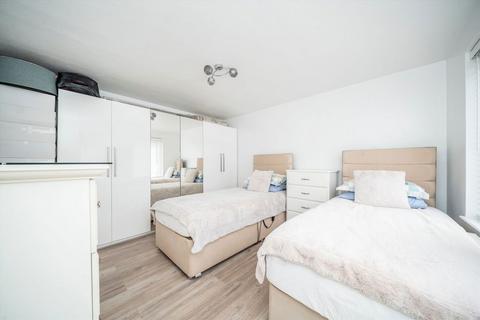 undefined, Crofts Street, London E1