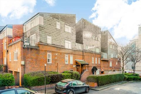 undefined, Crofts Street, London E1