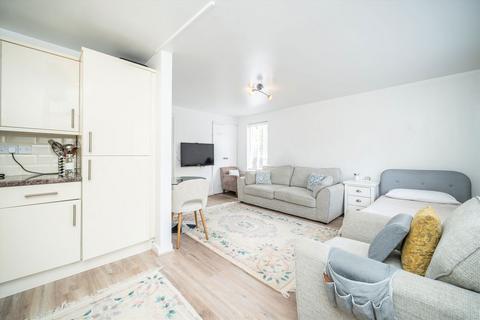 undefined, Crofts Street, London E1