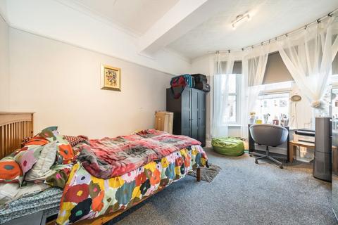 undefined, Avondale Road, South Croydon