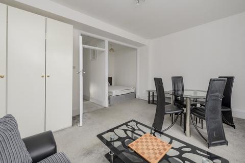 Studio to rent, Kensington High Street, Kensington, London, W14