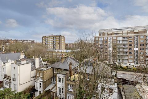 Studio to rent, Kensington High Street, Kensington, London, W14