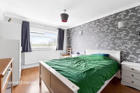 undefined, Scotts Farm Road, EPSOM