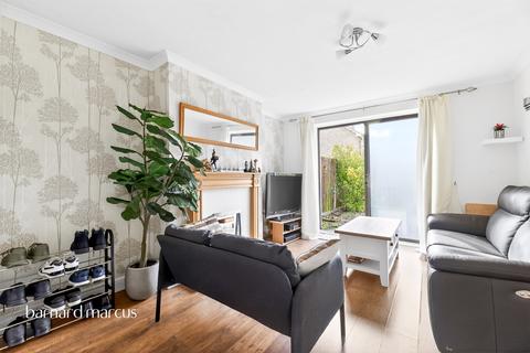 2 bedroom semi-detached house for sale, Scotts Farm Road, EPSOM