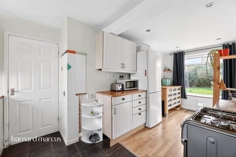 2 bedroom semi-detached house for sale, Scotts Farm Road, EPSOM