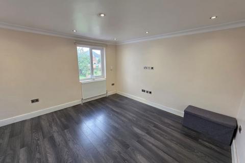 3 bedroom maisonette for sale, Gledwood Avenue, HAYES, UB4 0AW