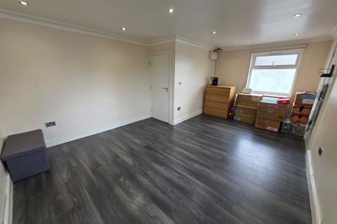 3 bedroom maisonette for sale, Gledwood Avenue, HAYES, UB4 0AW