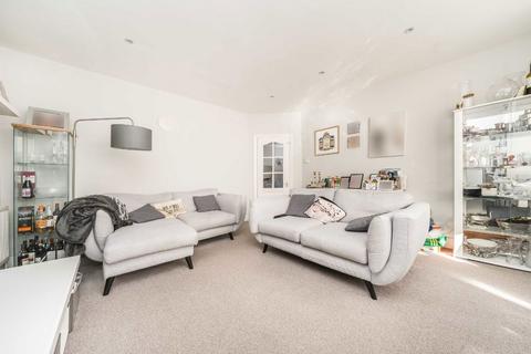 4 bedroom flat to rent, Stanhope Avenue, London N3