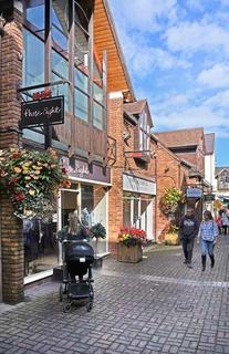 Retail property (high street) to rent, 6 Old Red Lion Ct Stratford Upon Avon CV37 6AB