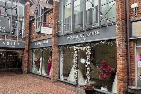 Retail property (high street) to rent, 6 Old Red Lion Ct Stratford Upon Avon CV37 6AB