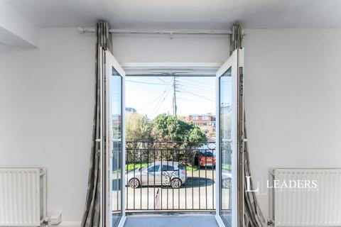 2 bedroom flat to rent, Collier Road, Pevensey Bay, Pevensey, BN24