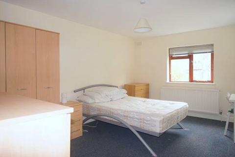 1 bedroom flat to rent, Grosvenor Gardens, Willesden Green
