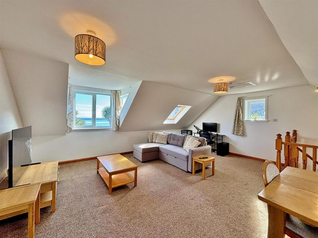 Lounge/ dining room