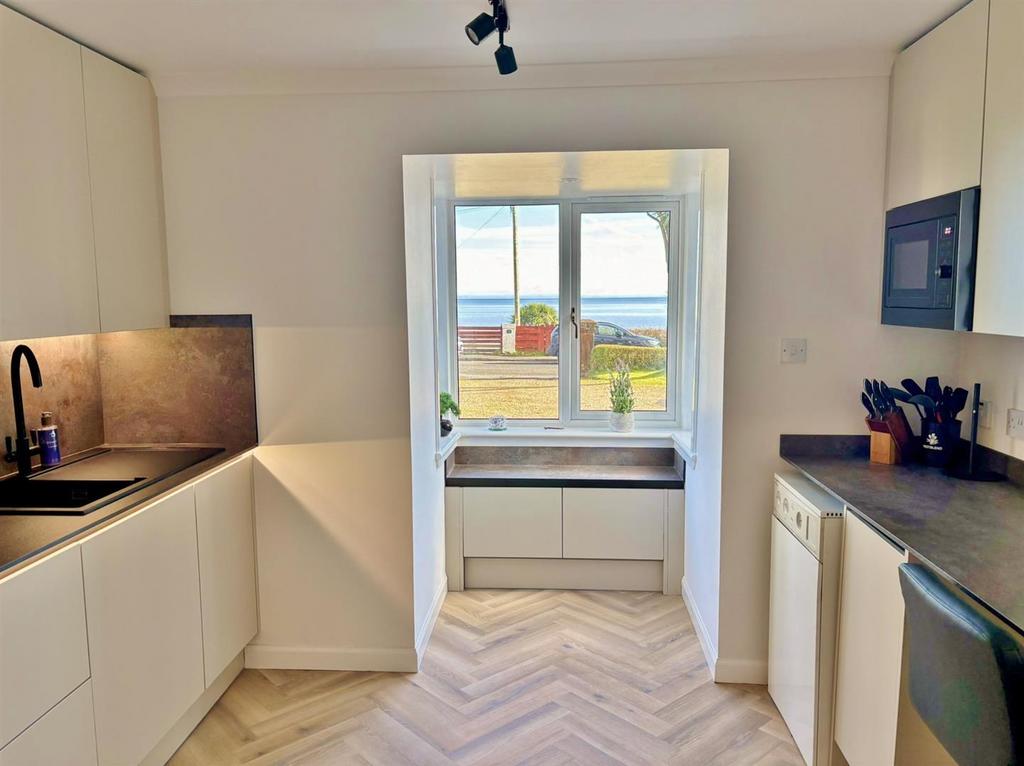 Sea veiws, window seat, Garret Cottage, Kitchen Wh