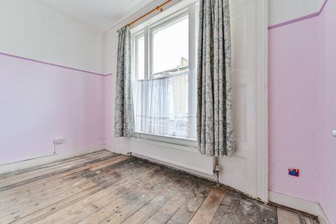 2 bedroom flat for sale, Bartholomew Road, Camden, London, NW5