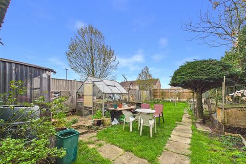 undefined, Cheltenham Road East, Gloucester, Gloucestershire, GL3