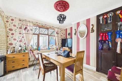 undefined, Cheltenham Road East, Gloucester, Gloucestershire, GL3