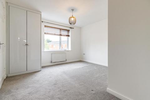 3 bedroom terraced house to rent, Markfield Avenue, Greater Manchester M13