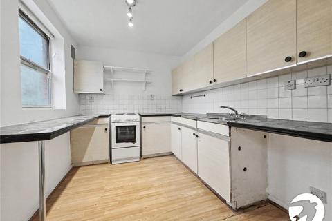 2 bedroom flat to rent, Marlowe Gardens, London, SE9