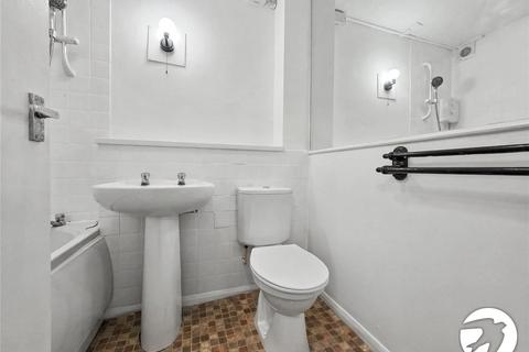2 bedroom flat to rent, Marlowe Gardens, London, SE9