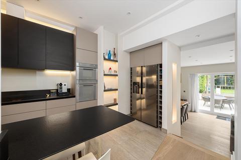3 bedroom flat to rent, Chalcot Gardens, London NW3