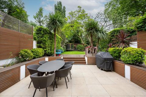 3 bedroom flat to rent, Chalcot Gardens, London NW3