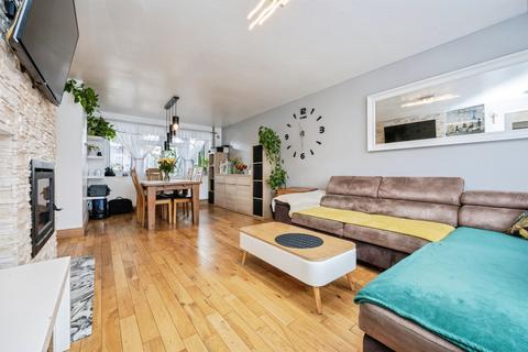 3 bedroom terraced house for sale, Reddall Close, Bedford